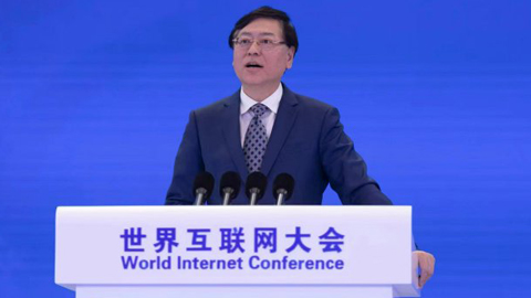 楊元慶:明年將出現(xiàn)支持個人大模型的智能終端